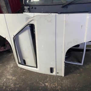 Isuzu NHR Door