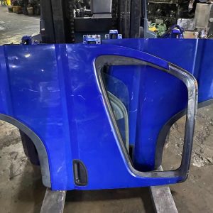 Mitsubishi Fuso FE83 3 Ton Door