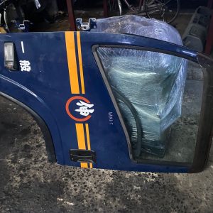 Isuzu Pro NPR75 Door