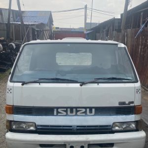 Isuzu ELF NPR59 3 Ton Cabin