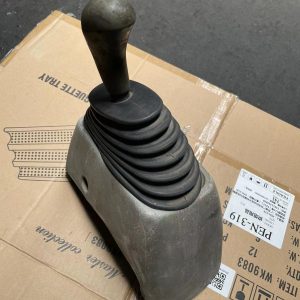 Mitsubishi Canter FB500 FE639 Gear Level Bracket