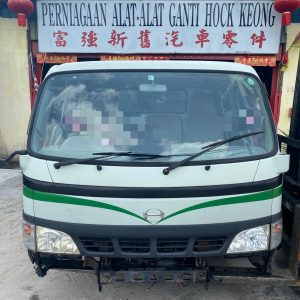 Hino 300 WU410 3 Ton Cabin