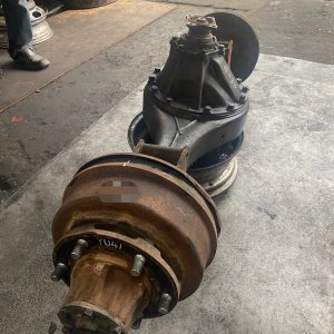 Nissan YU41 3 Ton T5 Rear Axle 6 Hole 6×37