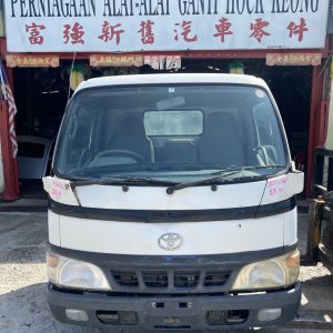 Hino 300 XZU347 1 Ton Cabin Half Cut