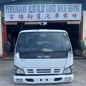 Isuzu N series NPR81 3 Ton Cabin