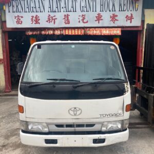 Toyota Dyna YH100 3Y Half Cut Cabin