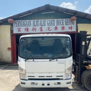 Isuzu NPR Pro 3 Ton Cabin Half Cut