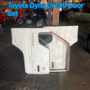 Toyota Dyna LY100 Door