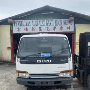 Isuzu Hicom NPR72 3 Ton Cabin Half Cut