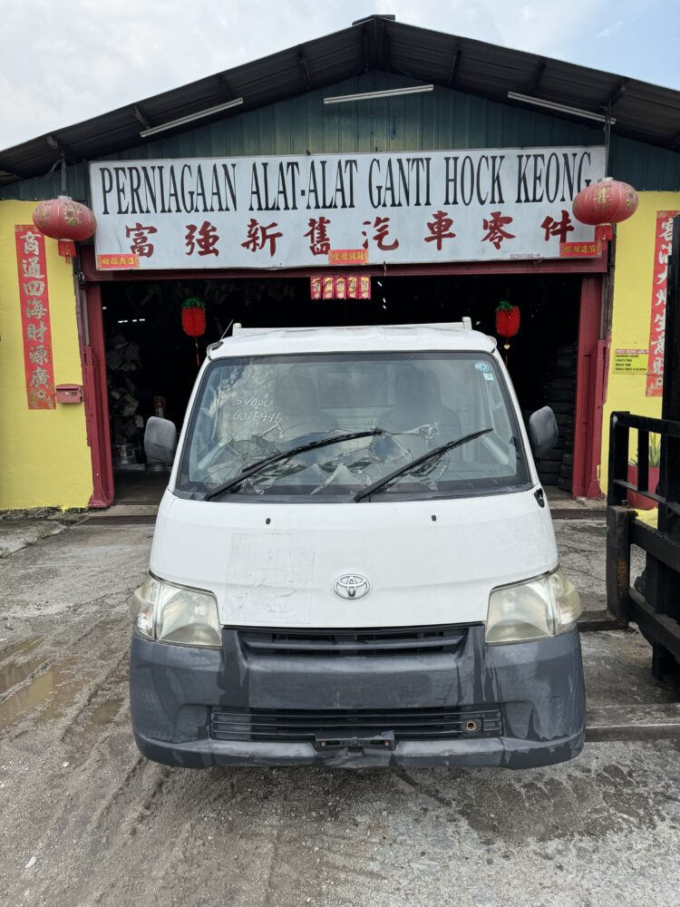Daihatsu Gran Max S402 3SZ Half Cut Cabin