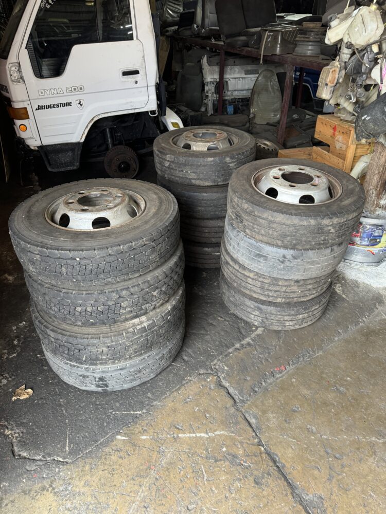 Isuzu NPR Pro 17.5 Tubeless Rum 6 Hole