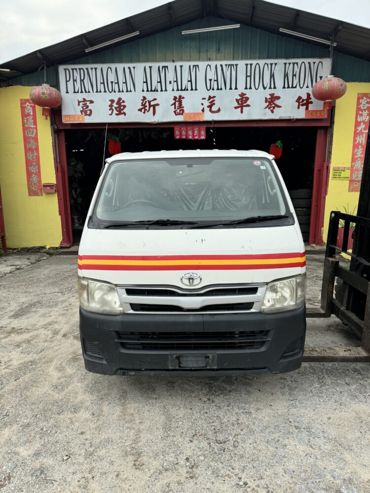 Toyota Hiace KDH200 1KD 5 Speed Half Cut