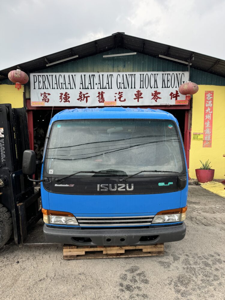 Isuzu Hicom NPR72 3 Ton Cabin Half Cut