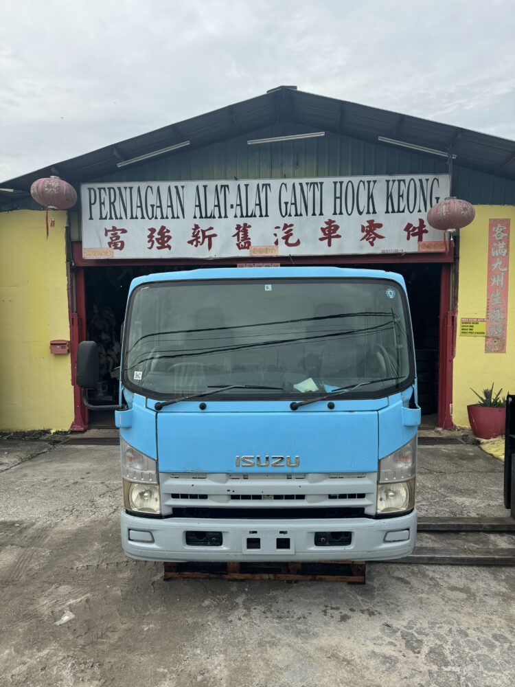 Isuzu NPR85 Pro 3 Ton Cabin Half Cut