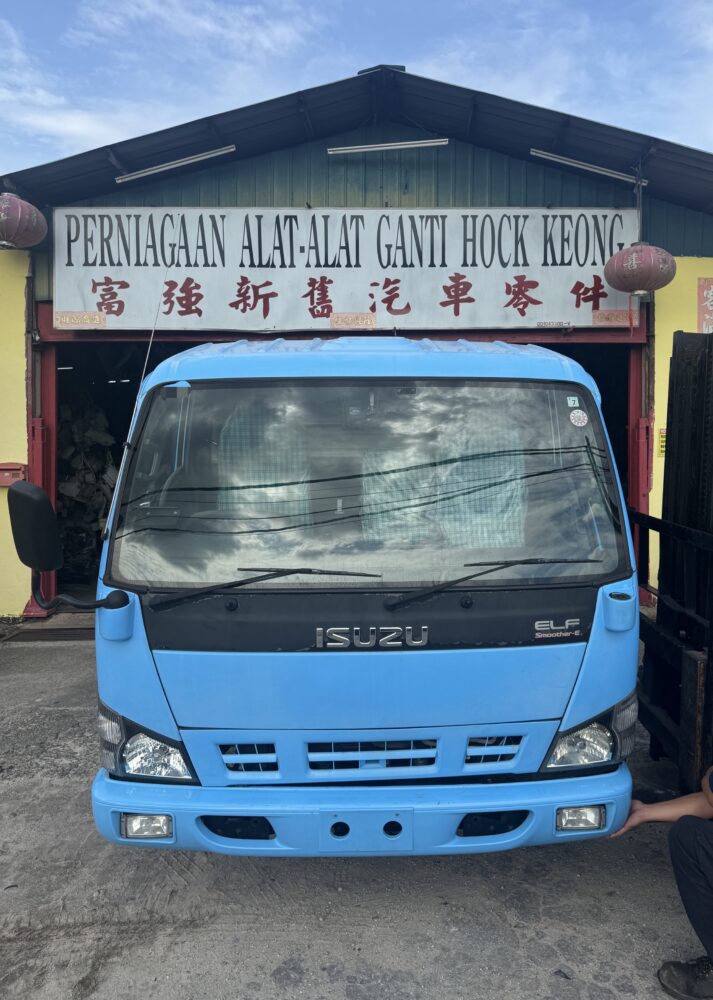 Isuzu N Series NPR81 3 Ton Cabin Half Cut