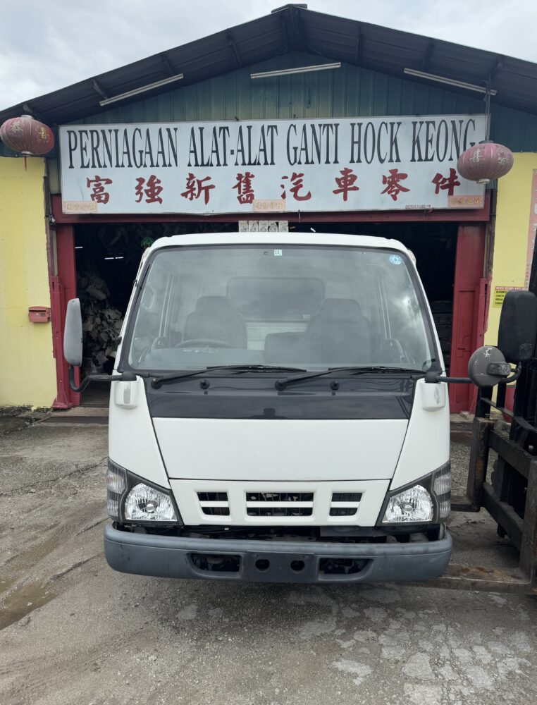 Isuzu N Series NKR81 1 Ton Cabin Half Cut