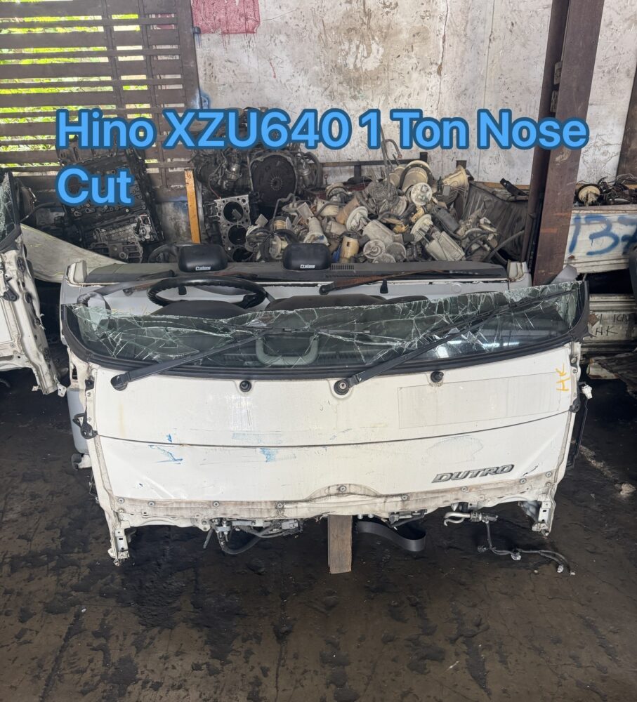 Hino Dutro XZU640 1 Ton Front Cut Panel