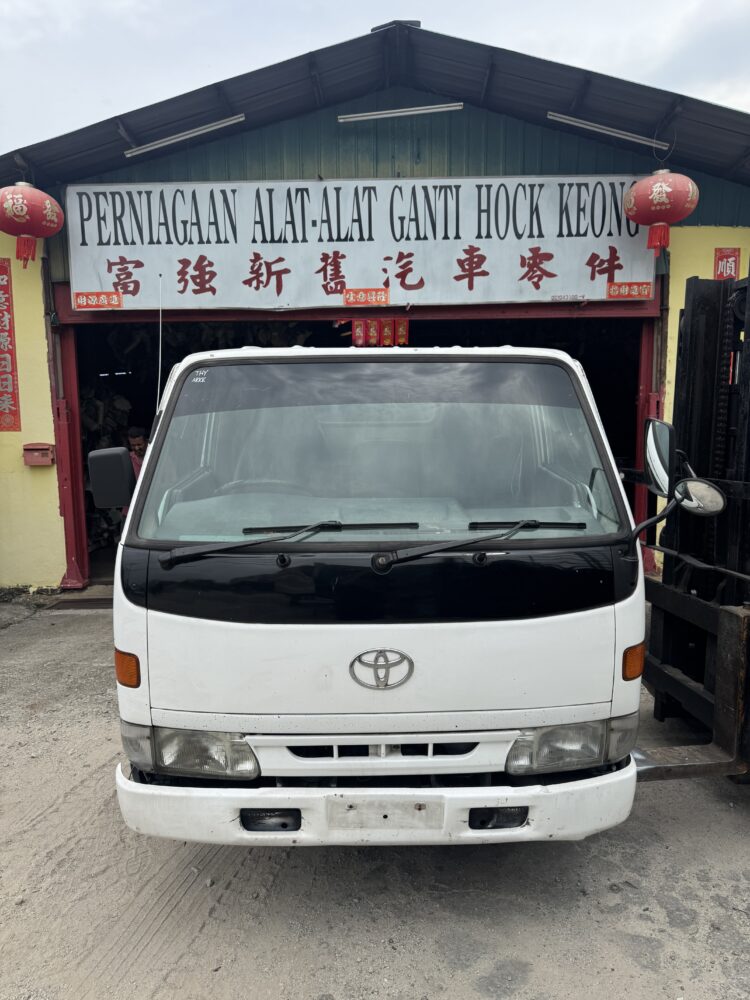Toyota Dyna LY131 3L Half Cut Cabin