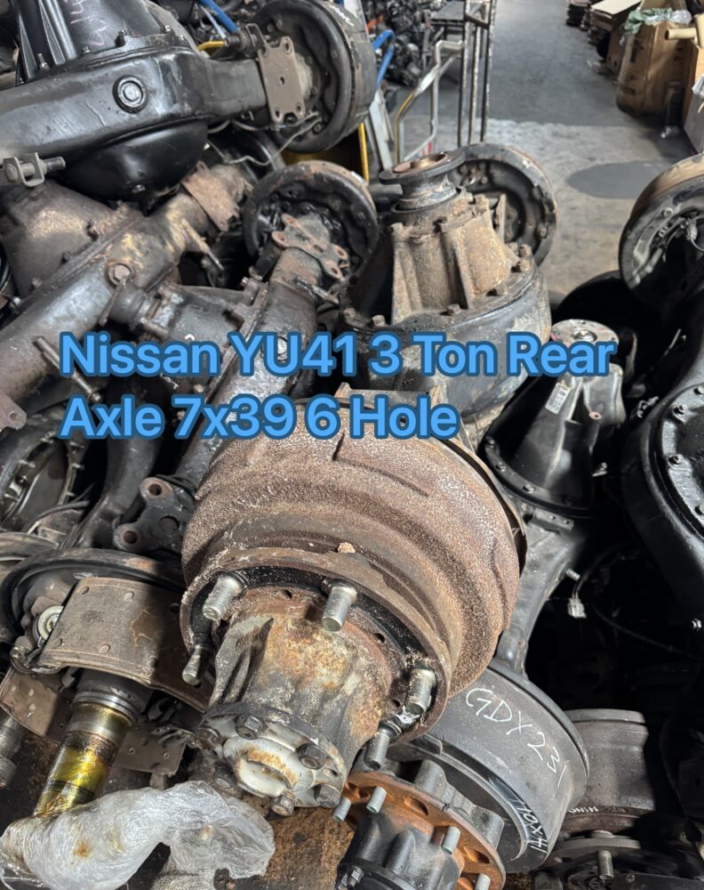 Nissan UD YU41 3 Ton Rear Axle 6 Hole 7.39