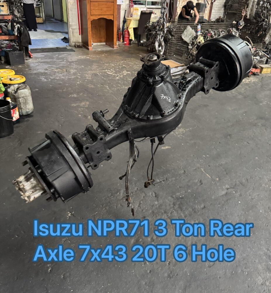 Isuzu NPR71 Road King 3 Ton Rear Axle 7.43 20 Teeth 6 Hole