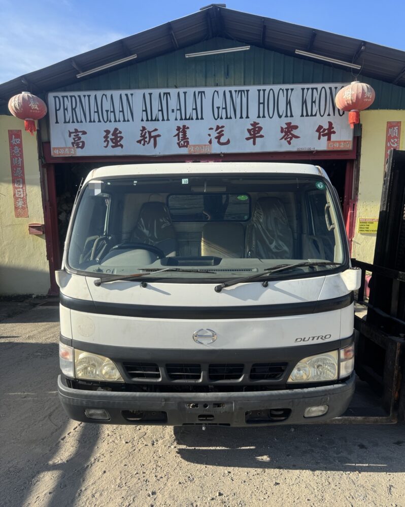 Hino 300 Dutro XZU412 3 Ton NO4C Turbo Half Cut Cabin