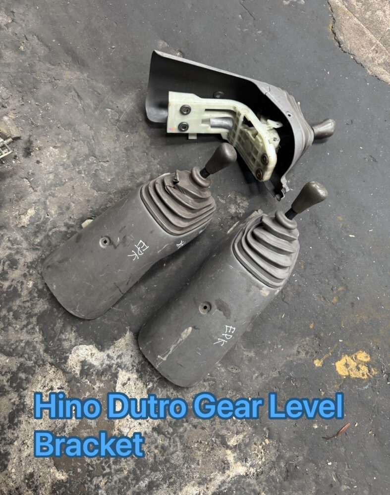 Hino 300 Dutro WU410 Gear Level Bracket