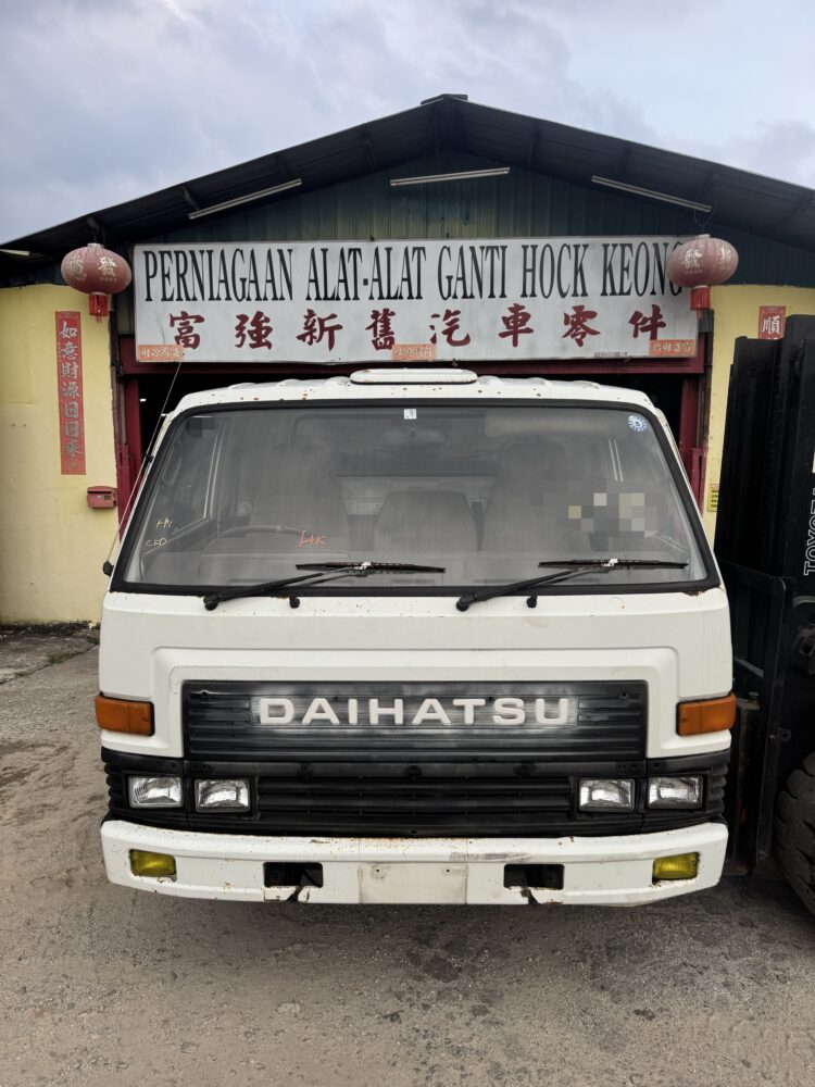 Daihatsu Delta DV99 3 Ton 14B Front Cut Cabin