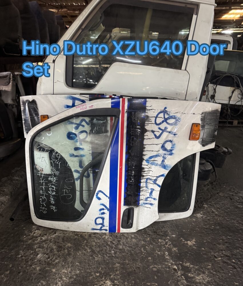 Hino Dutro XZU600 Door Set