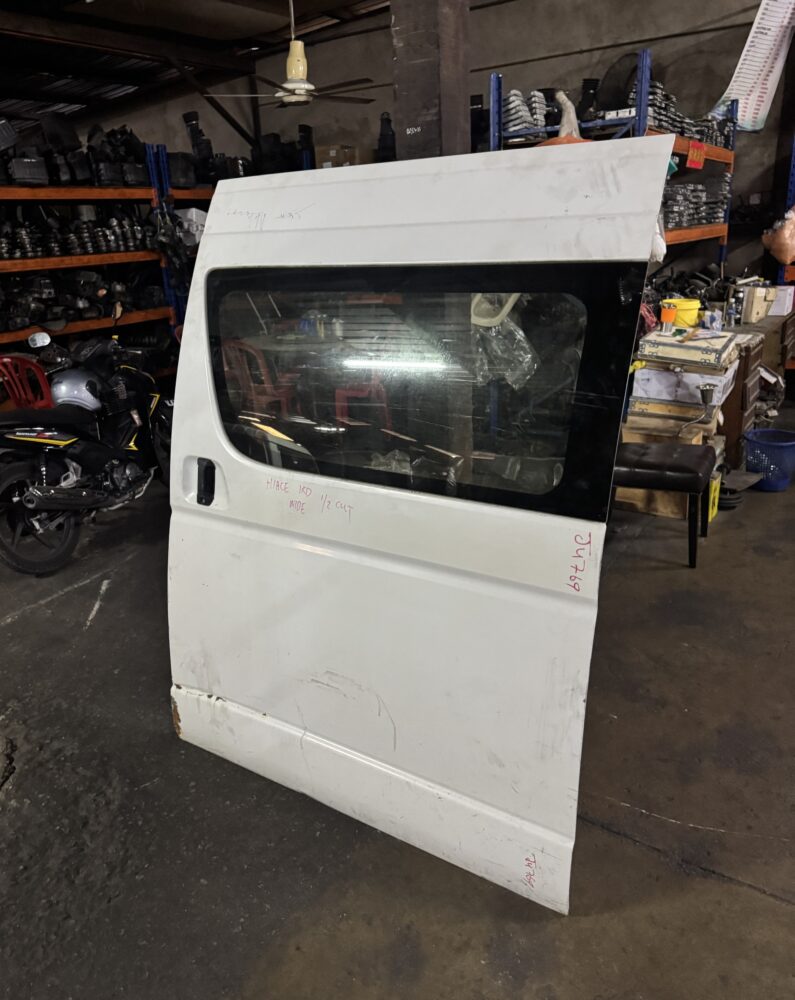Toyota Hiace TRH223 Side Door