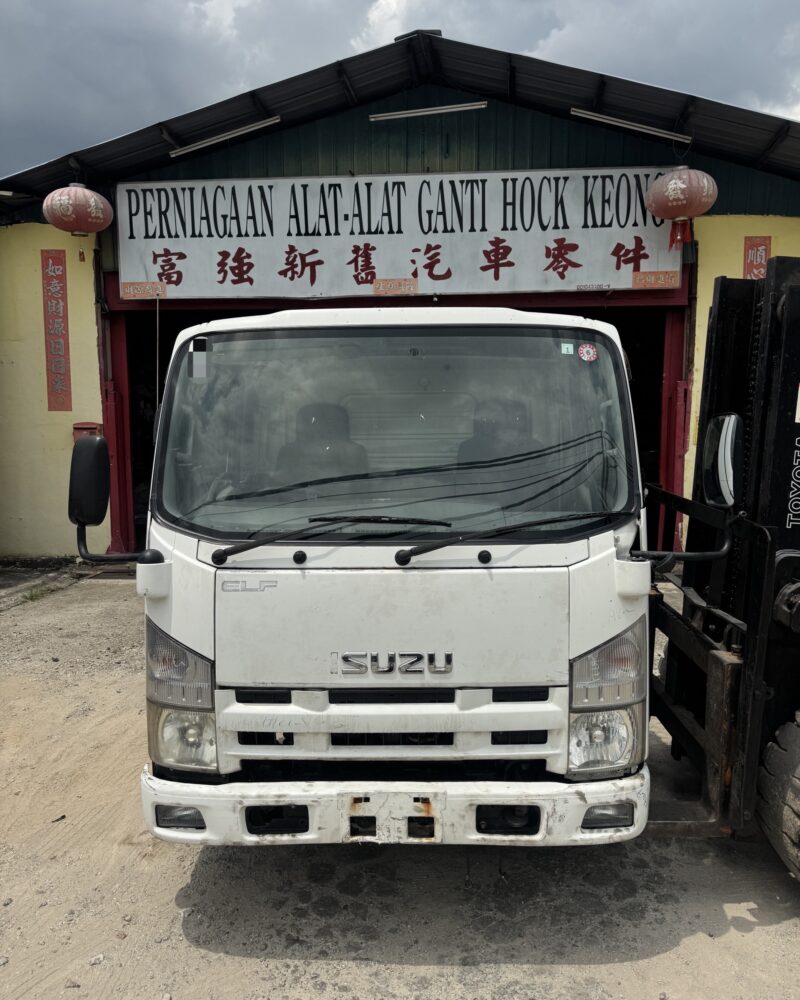 Isuzu NLR85 Pro 1 Ton Cabin Half Cut