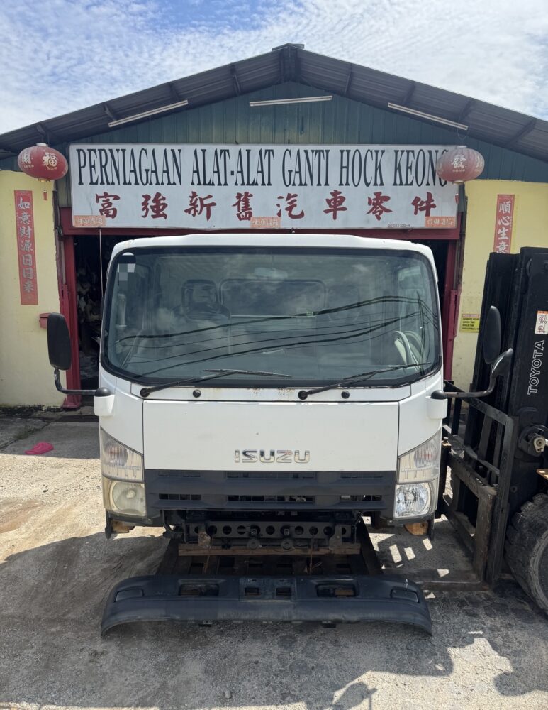 Isuzu NPR85 Pro 3 Ton Cabin Half Cut