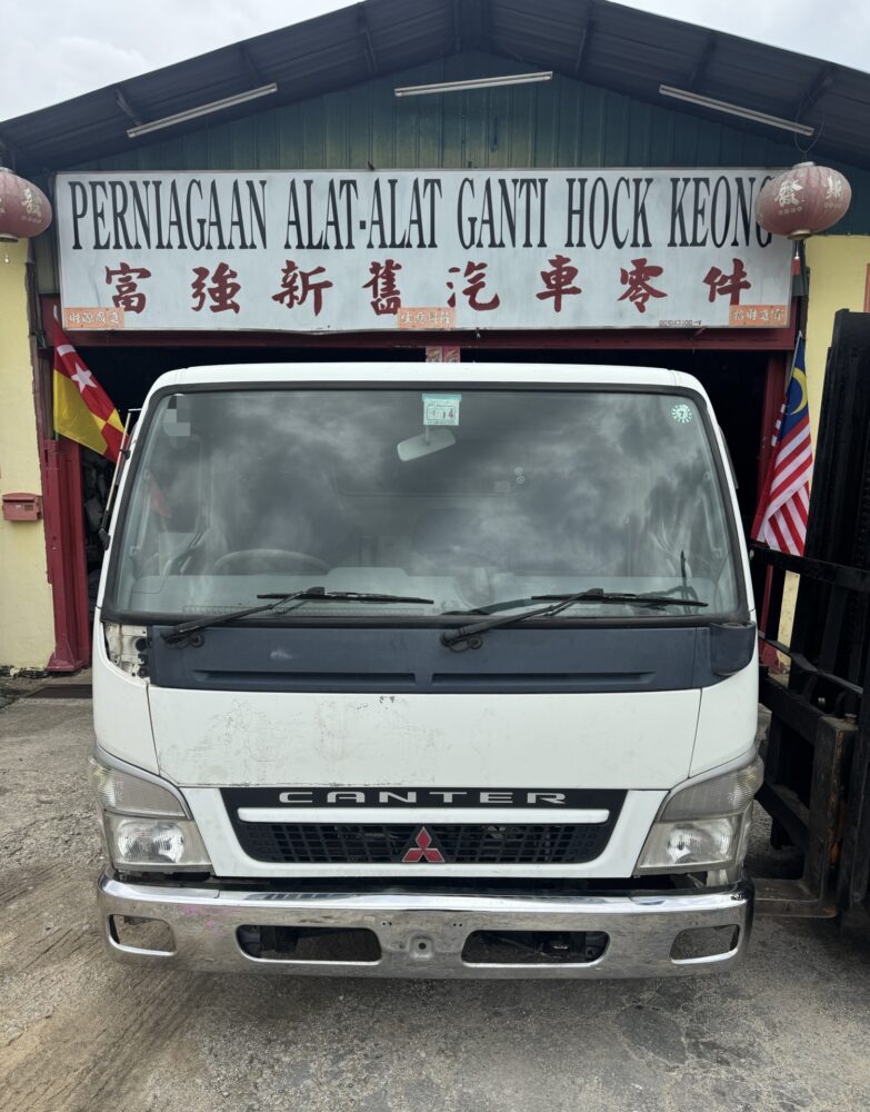 Mitsubishi Canter FE83 3 Ton Cabin Half Cut