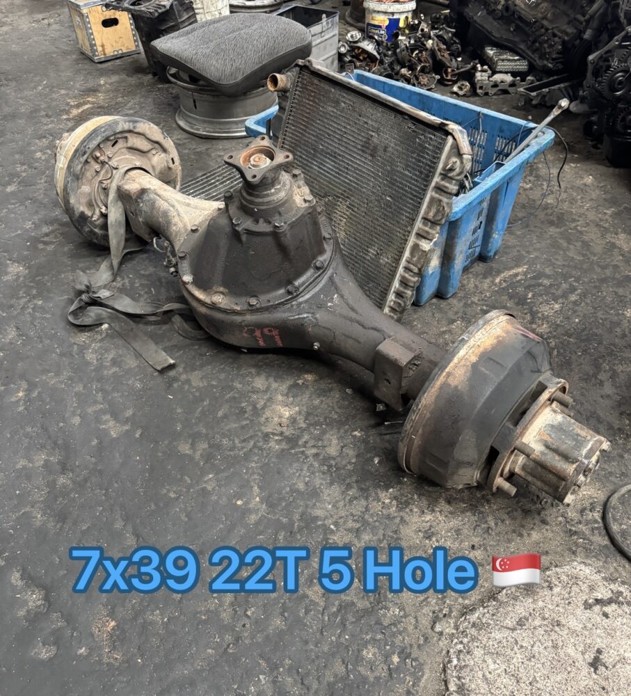 Daihatsu Delta DV116 3 Ton Rear Axle 7.39 22t 5 Hole