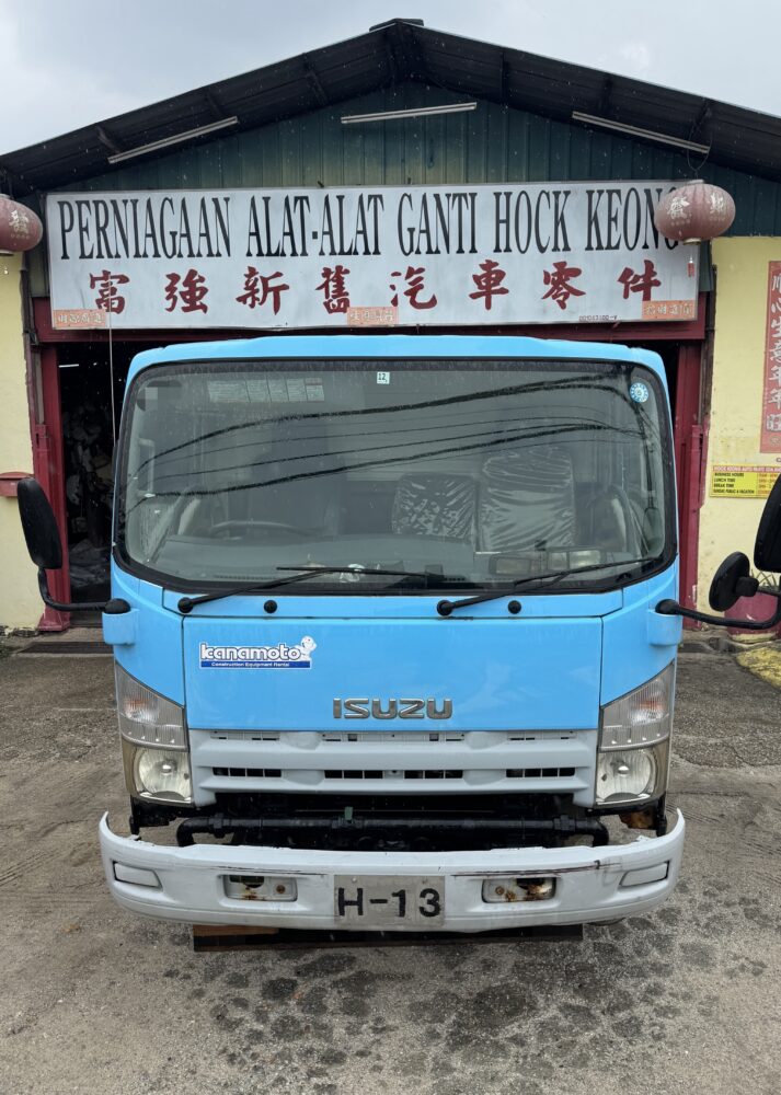 Isuzu NPR85 Pro 3 Ton Cabin Half Cut