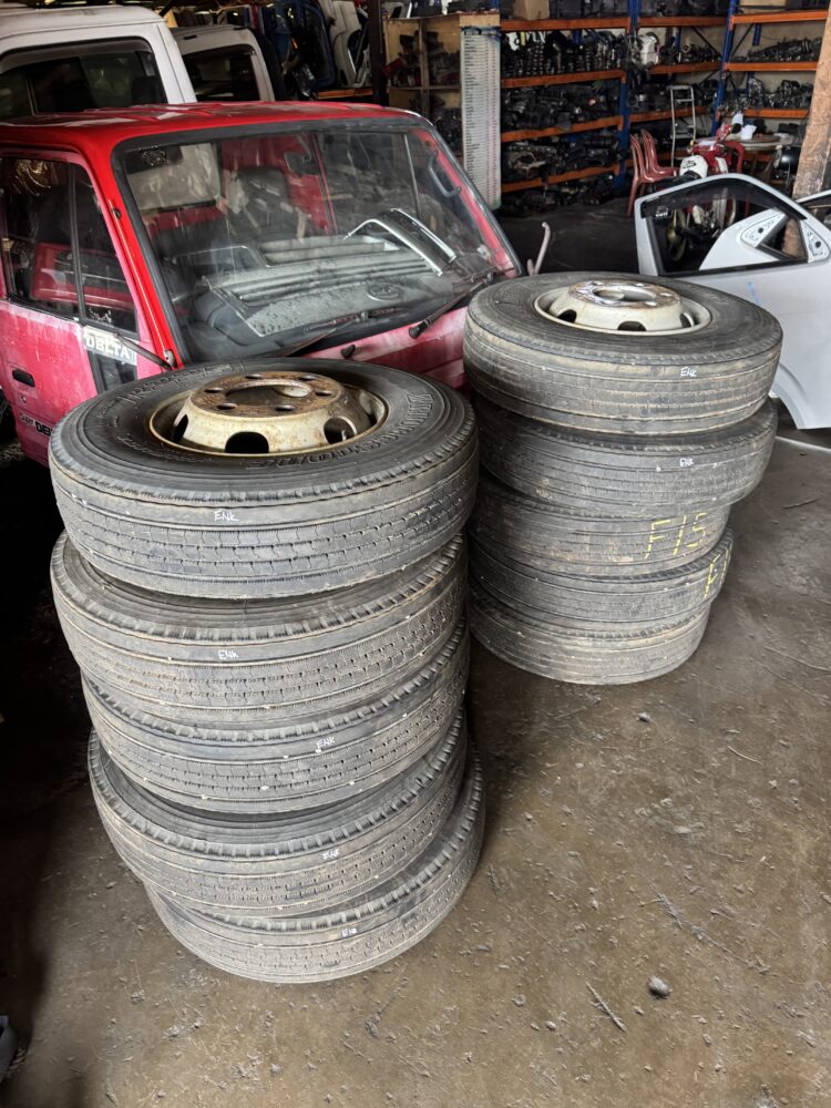 Isuzu NPR Pro 17.5 Tubeless Rim 6 Hole