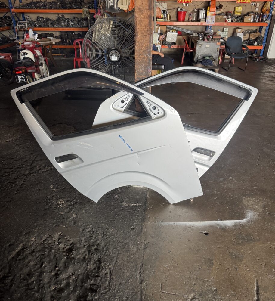 Toyota Hiace KDH200 Door Set