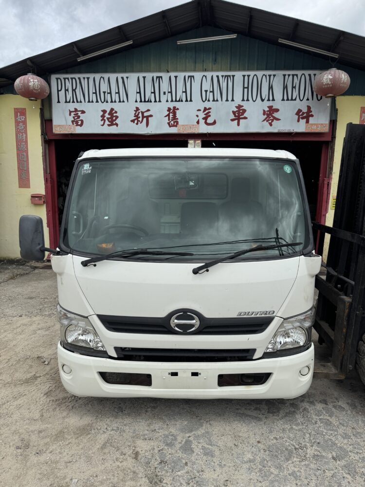 Hino 720 Dutro 3 Ton Cabin Half Cut