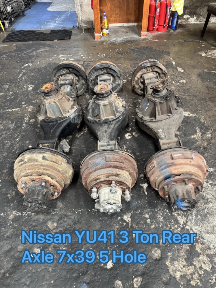 Nissan YU41 3 Ton Rear Axle 7.39 5 Hole