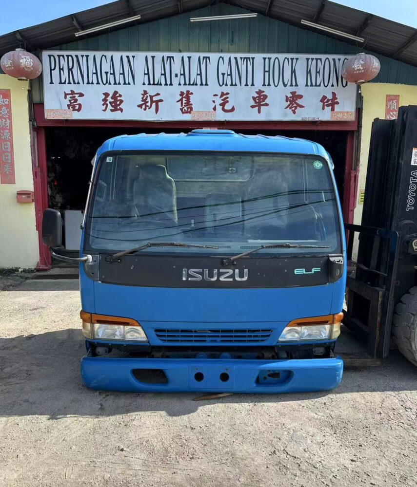 Isuzu Hicom NPR72 4HJ1 Half Cut Cabin