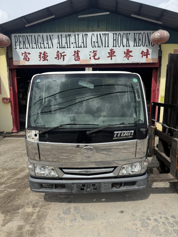 Mazda Titan T5000 1 Ton Cabin Half Cut 12V