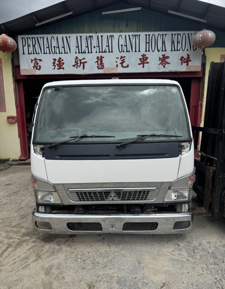 Mitsubishi Canter FE83 3 Ton Cabin Half Cut