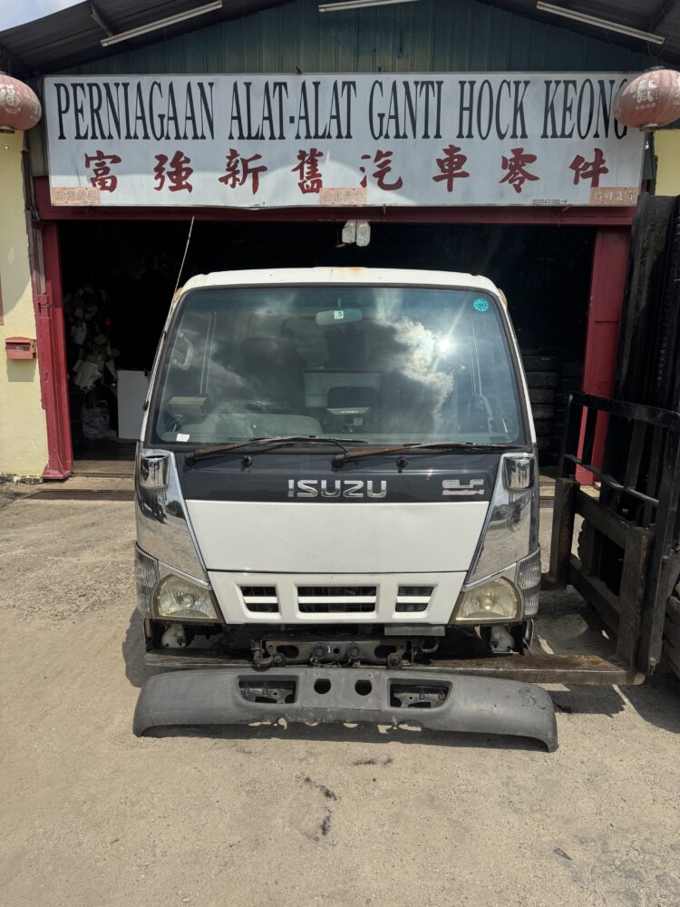 Isuzu N Series NKR81 1 Ton Cabin Half Cut
