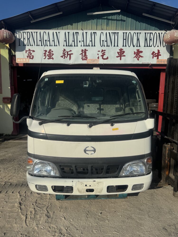 Hino 300 Dutro 1 Ton Cabin Half Cut