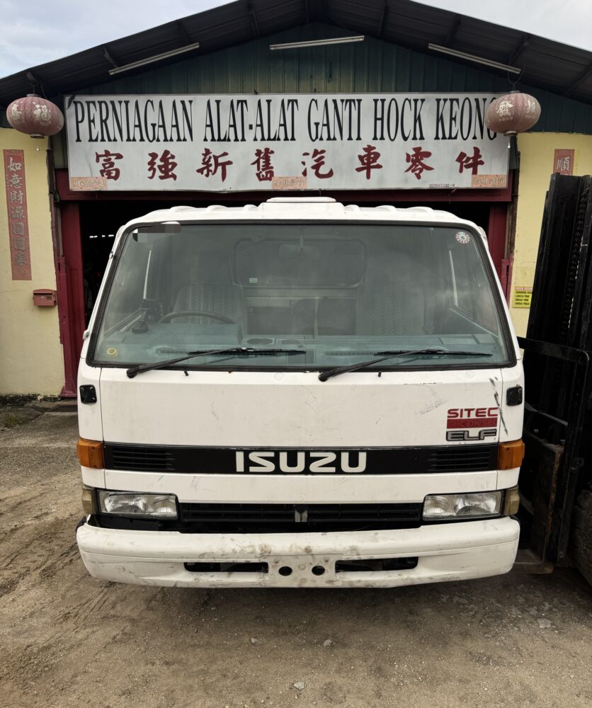 Isuzu NPR59 3 Ton 4HF1 Half Cut Cabin
