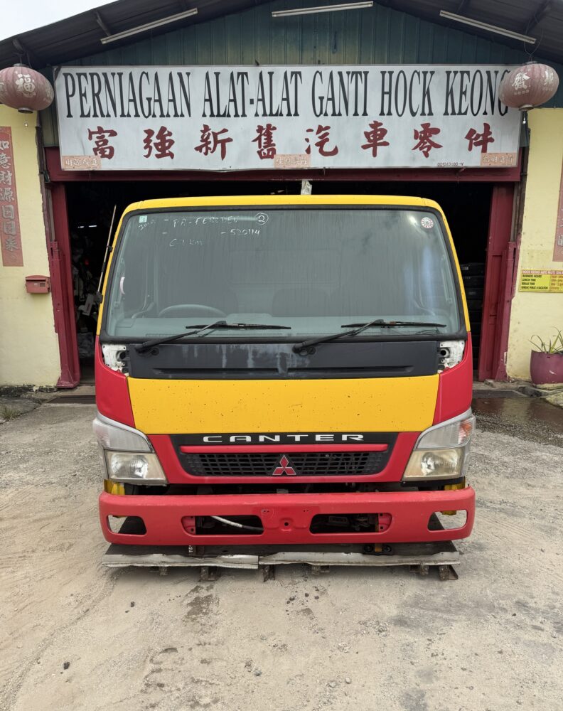 Mitsubishi Canter FE83 3 Ton Cabin Half Cut