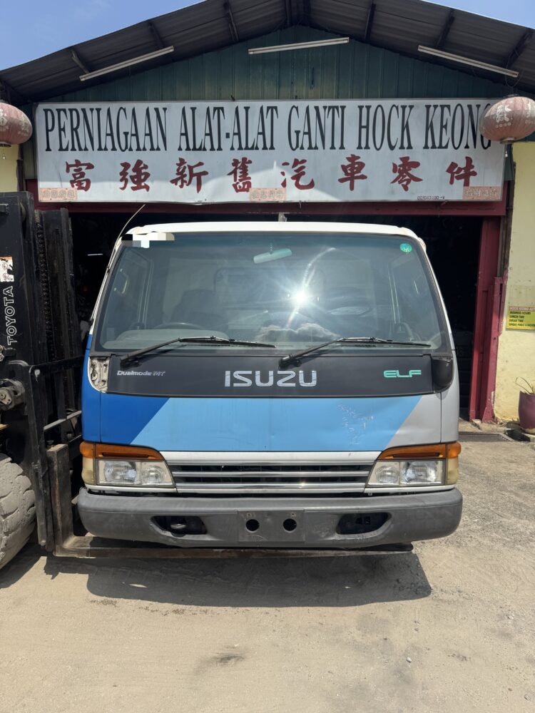 Isuzu ELF NPR71 3 Ton 4HG1 Half Cut Cabin
