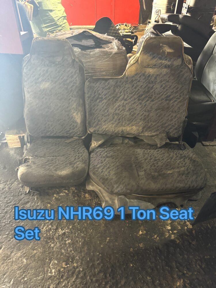 Isuzu ELF NHR69 Power Door Set