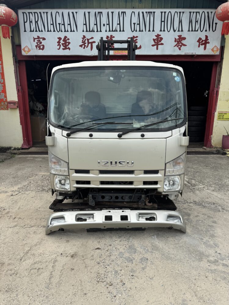 Isuzu NLR85 Pro 1 Ton Cabin Half Cut