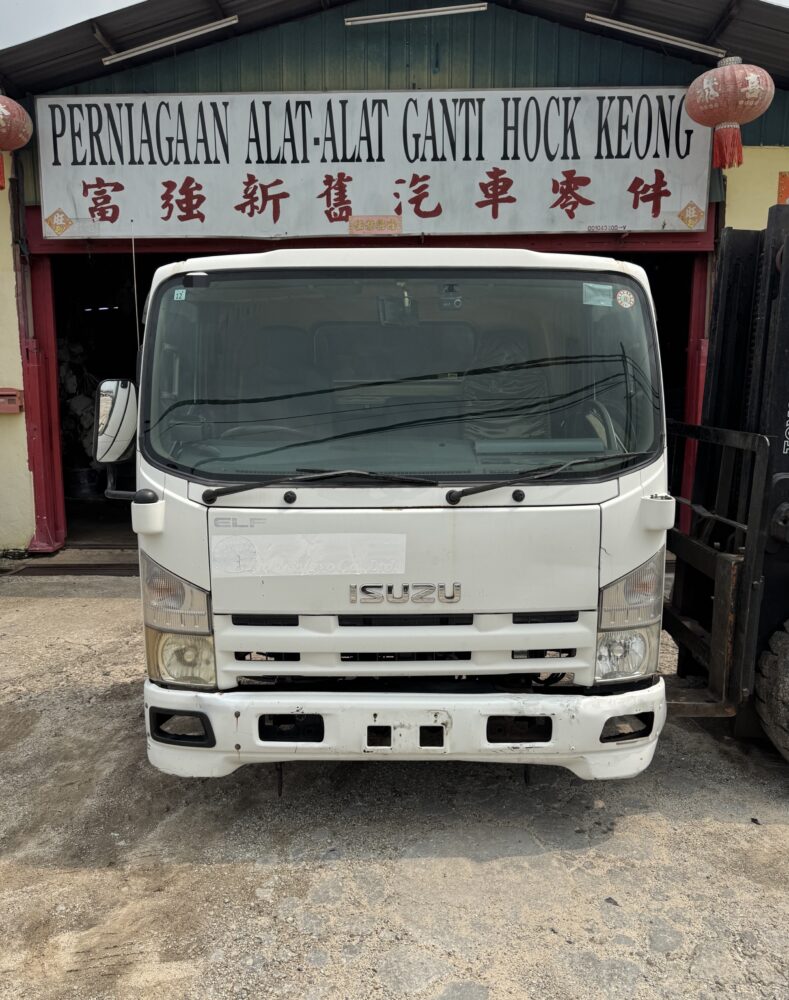 Isuzu NPR85 Pro 3 Ton Cabin Half Cut