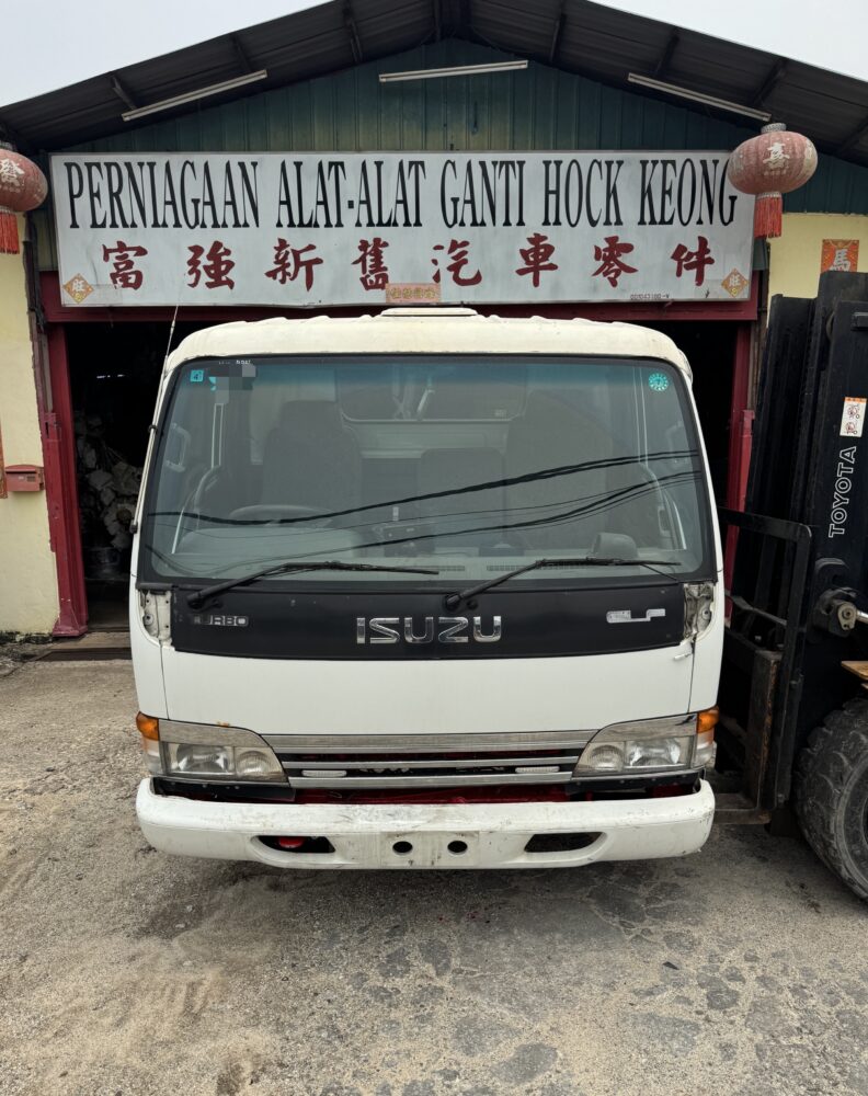 Isuzu Hicom NPR70 3 Ton Cabin Half Cut
